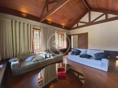 Casa de Condomínio com 3 Quartos para venda ou aluguel, 390m² no Quebra Frascos, Teresópolis