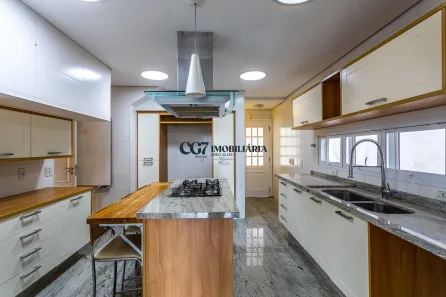 Sobrado com 6 Quartos para venda ou aluguel, 480m² no Tamboré, Santana de Parnaíba