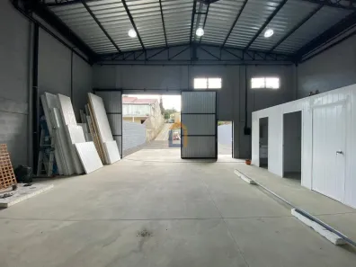 Galpão / Depósito / Armazém com 1 Quarto à venda, 140m² no Atuba, Colombo