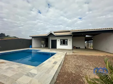 Fazenda / Sítio / Chácara com 3 Quartos à venda, 1300m² no , Mairinque