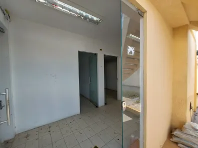 Prédio Inteiro com 6 Quartos para venda ou aluguel, 583m² no Granja Viana, Cotia