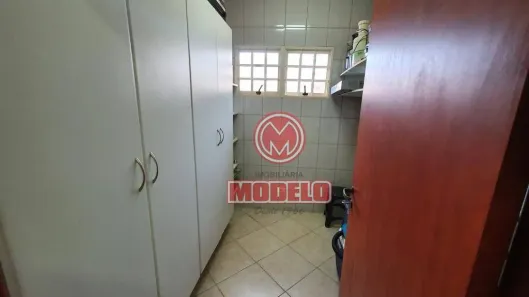 Fazenda / Sítio / Chácara com 5 Quartos à venda, 380m² no Colinas do Piracicaba (Ártemis), Piracicaba