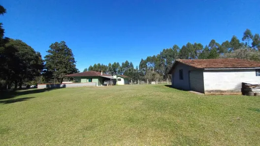 Fazenda / Sítio / Chácara com 3 Quartos à venda, 90m² no Área Rural, Campina Grande do Sul