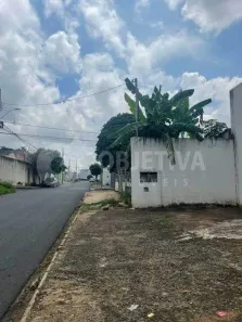 Galpão / Depósito / Armazém à venda, 100m² no Lagoinha, Uberlândia