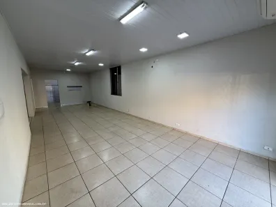 Loja / Salão / Ponto Comercial com 3 Quartos para alugar, 100m² no Monjolo, Foz do Iguaçu