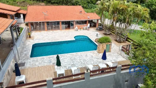 Fazenda / Sítio / Chácara com 5 Quartos à venda, 2200m² no , Mairinque