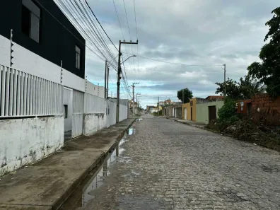 Sobrado com 3 Quartos à venda, 338m² no Aruana, Aracaju
