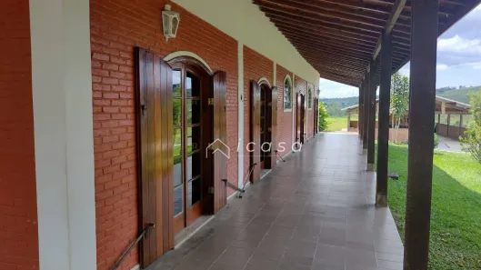 Fazenda / Sítio / Chácara com 5 Quartos à venda, 550m² no Caçapava Velha, Caçapava