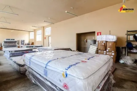 Galpão / Depósito / Armazém à venda, 165m² no Manoel Valinhas, Divinópolis