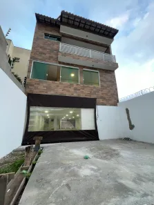 Sobrado com 3 Quartos à venda, 250m² no Laranjeiras, Caieiras