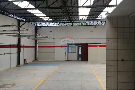 Galpão / Depósito / Armazém para alugar, 672m² no Coronel Veiga, Petrópolis