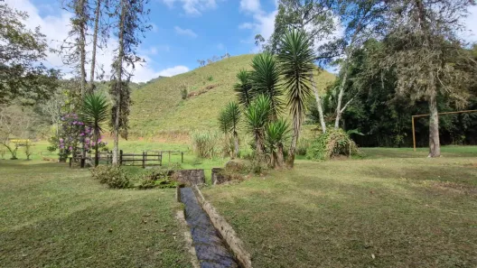 Fazenda / Sítio / Chácara com 3 Quartos à venda, 247000m² no Pedra Selada, Resende