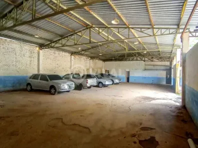 Galpão / Depósito / Armazém para venda ou aluguel, 348m² no Jardim da Luz, Itatiba