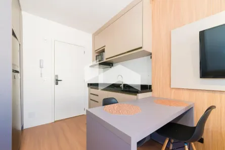 Apartamento com 1 Quarto para alugar, 29m² no Centro, Curitiba