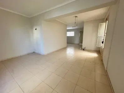 Casa com 3 Quartos para alugar, 170m² no Centro, Campina Grande