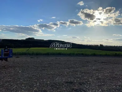 Fazenda / Sítio / Chácara à venda, 5662800m² no Caraça, Capivari