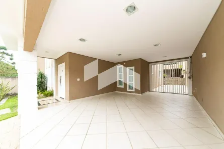Casa com 3 Quartos para alugar, 400m² no Abranches, Curitiba