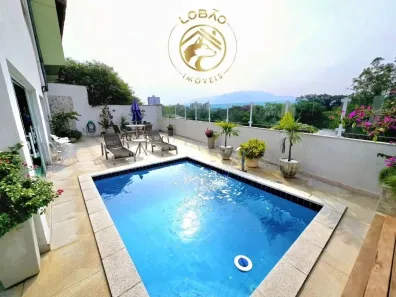 Sobrado com 4 Quartos à venda, 392m² no Jardim Brasília, Resende