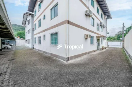 Apartamento com 3 Quartos para alugar, 110m² no Velha Central, Blumenau