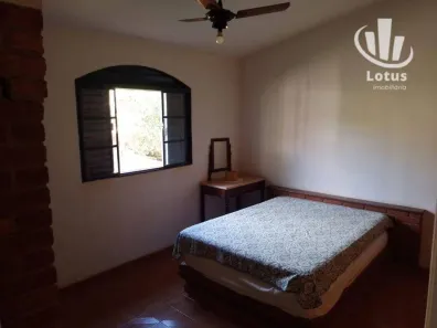 Fazenda / Sítio / Chácara com 3 Quartos à venda, 250m² no Núcleo Urbano Parque Ana Helena, Jaguariúna