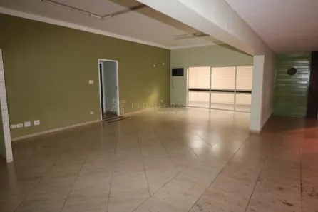 Prédio Inteiro à venda, 404m² no Zona 04, Maringá