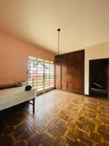 Loja / Salão / Ponto Comercial com 5 Quartos para alugar, 406m² no Centro, Pouso Alegre