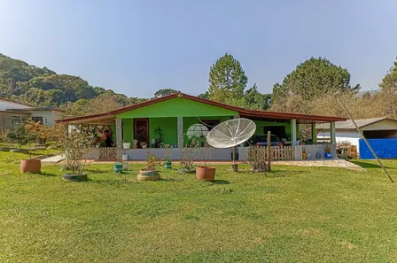 Fazenda / Sítio / Chácara com 4 Quartos à venda, 150m² no , Tijucas do Sul