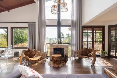Fazenda / Sítio / Chácara com 3 Quartos à venda, 232m² no Rondinha, Campo Largo