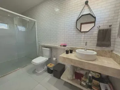 Casa de Condomínio com 3 Quartos à venda, 250m² no Maurício de Nassau, Caruaru