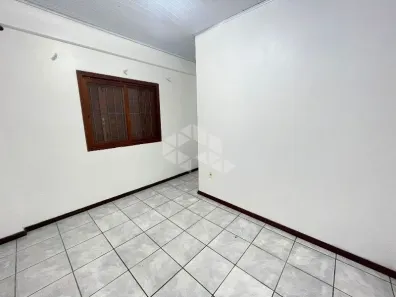 Casa com 2 Quartos para alugar, 200m² no Itararé, Santa Maria