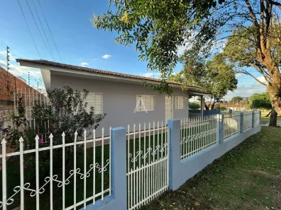 Casa com 3 Quartos para alugar, 105m² no Jardim Pancera, Toledo