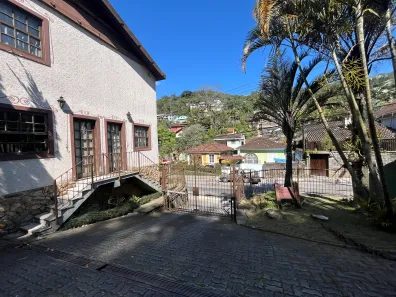 Casa de Condomínio com 1 Quarto para alugar, 40m² no Castelanea, Petrópolis