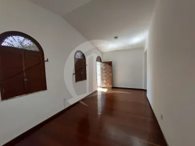 Casa com 3 Quartos para alugar, 250m² no Suíça, Aracaju