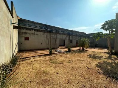 Casa com 4 Quartos à venda, 350m² no Setor Central, Porto Nacional