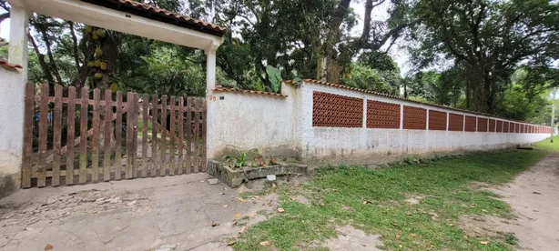 Fazenda / Sítio / Chácara com 4 Quartos à venda, 8040m² no Vale das Pedrinhas, Guapimirim