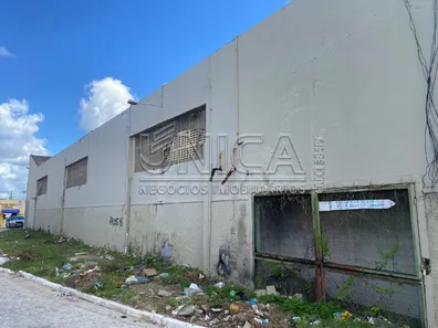 Galpão / Depósito / Armazém à venda, 2100m² no Rosa Elze, São Cristóvão