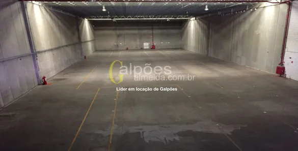 Galpão / Depósito / Armazém para alugar, 1600m² no Santa Fé, Osasco