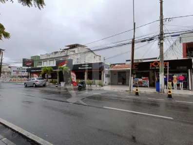 Galpão / Depósito / Armazém à venda, 210m² no Farolândia, Aracaju