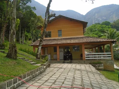 Casa de Condomínio com 5 Quartos à venda, 350m² no Caneca Fina, Guapimirim