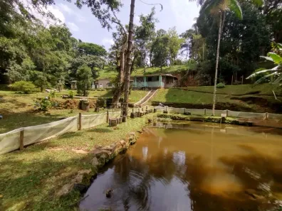 Fazenda / Sítio / Chácara com 2 Quartos à venda, 210m² no Centro, Juquitiba