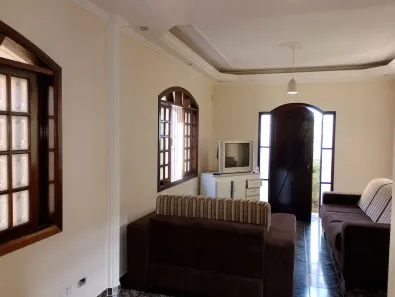 Sobrado com 3 Quartos à venda, 270m² no Jardim das Oliveiras, Jacareí