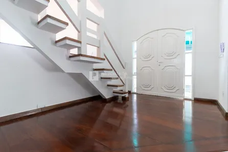 Casa com 3 Quartos para venda ou aluguel, 217m² no Parque Terra Nova, São Bernardo do Campo