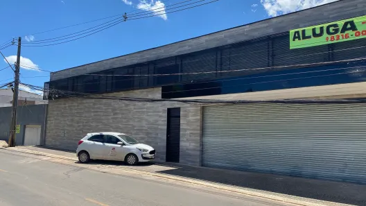 Galpão / Depósito / Armazém com 1 Quarto para alugar, 240m² no Setor Habitacional Vicente Pires - Trecho 3, Brasília