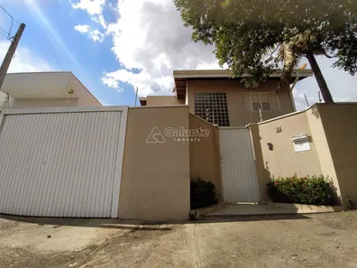 Sobrado com 3 Quartos à venda, 244m² no Jardim de Itapoan, Paulínia