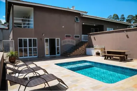 Fazenda / Sítio / Chácara com 4 Quartos à venda, 315m² no Centro, Jarinu