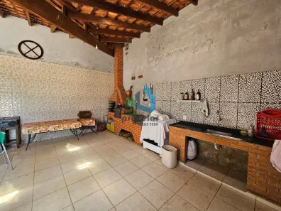 Fazenda / Sítio / Chácara com 3 Quartos à venda, 1099m² no Dona Catarina, Mairinque