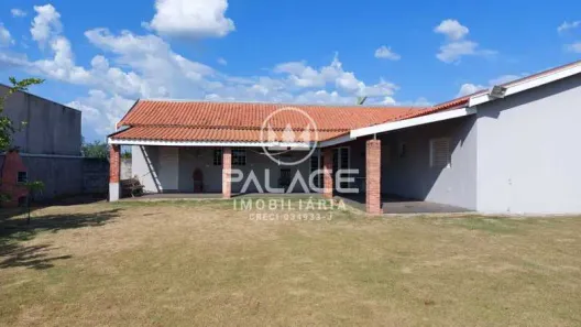 Fazenda / Sítio / Chácara com 2 Quartos à venda, 1200m² no Centro, Laranjal Paulista