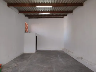 Galpão / Depósito / Armazém para alugar, 70m² no Centro, São Pedro da Aldeia