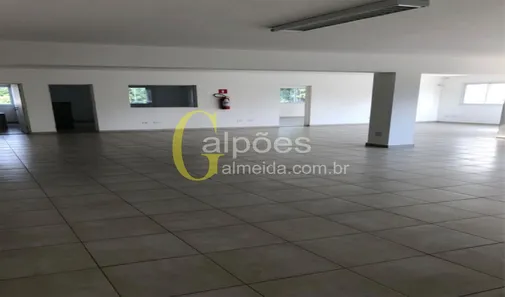 Galpão / Depósito / Armazém para venda ou aluguel, 2300m² no Chácara Dora, Araçariguama