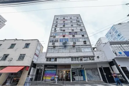 Loja / Salão / Ponto Comercial à venda, 38m² no Centro, Juiz de Fora